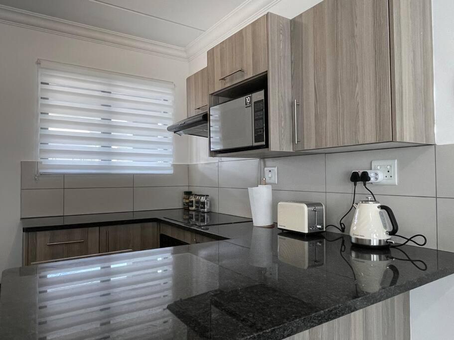 Exclusive 1 Bedroom Apartment With Uncapped Wi-Fi Sandton Kültér fotó